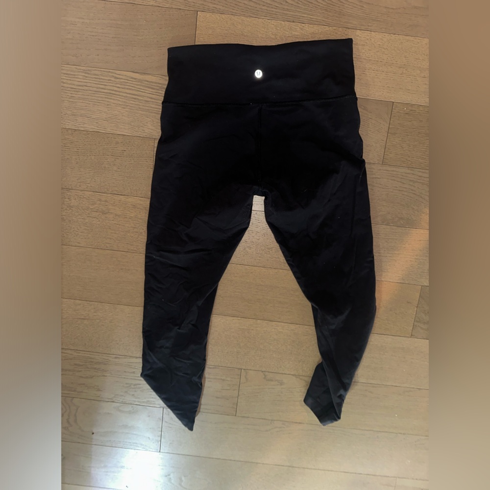 Lululemon Size 6 Wunder Under Leggings